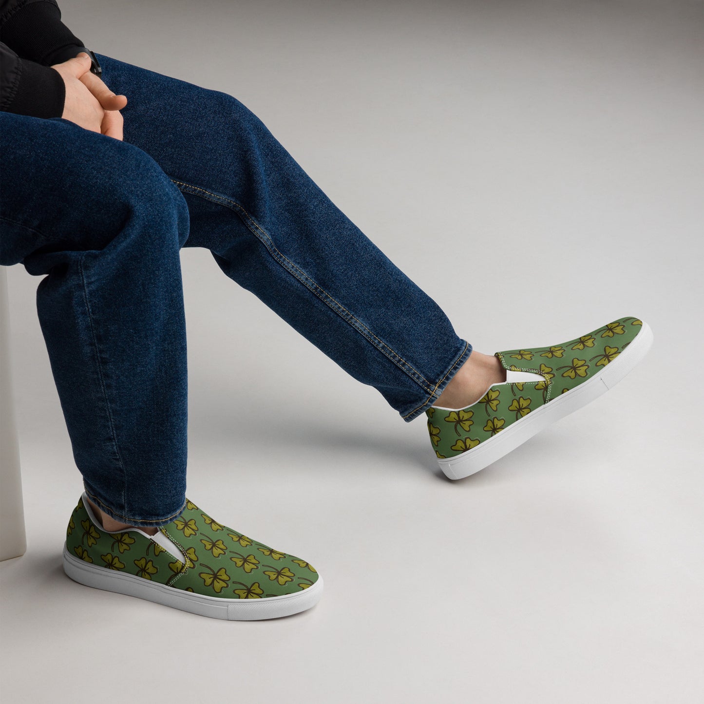 Men’s Lucky Clover Slip-on Canvas Shoes